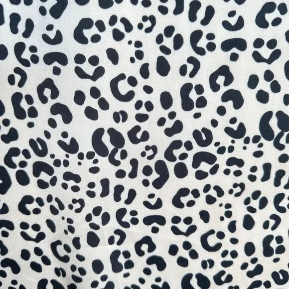 ✨Elegant Bandana Square Scarf Silky Satin Cheetah Print Leopard Head Neck Brown - Picture 4 of 5